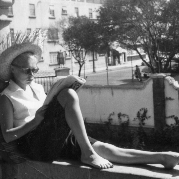 A Legacy of Style, A Love for Vintage - Picture 2 of 4